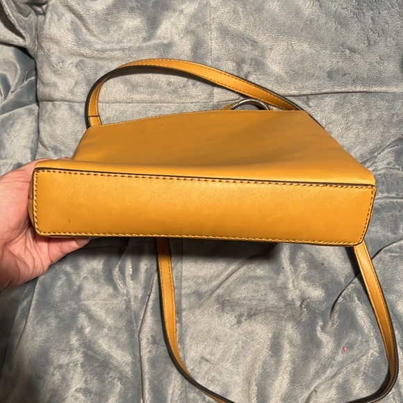 Nine West crossbody purse mustard color - Picture 8 of 10